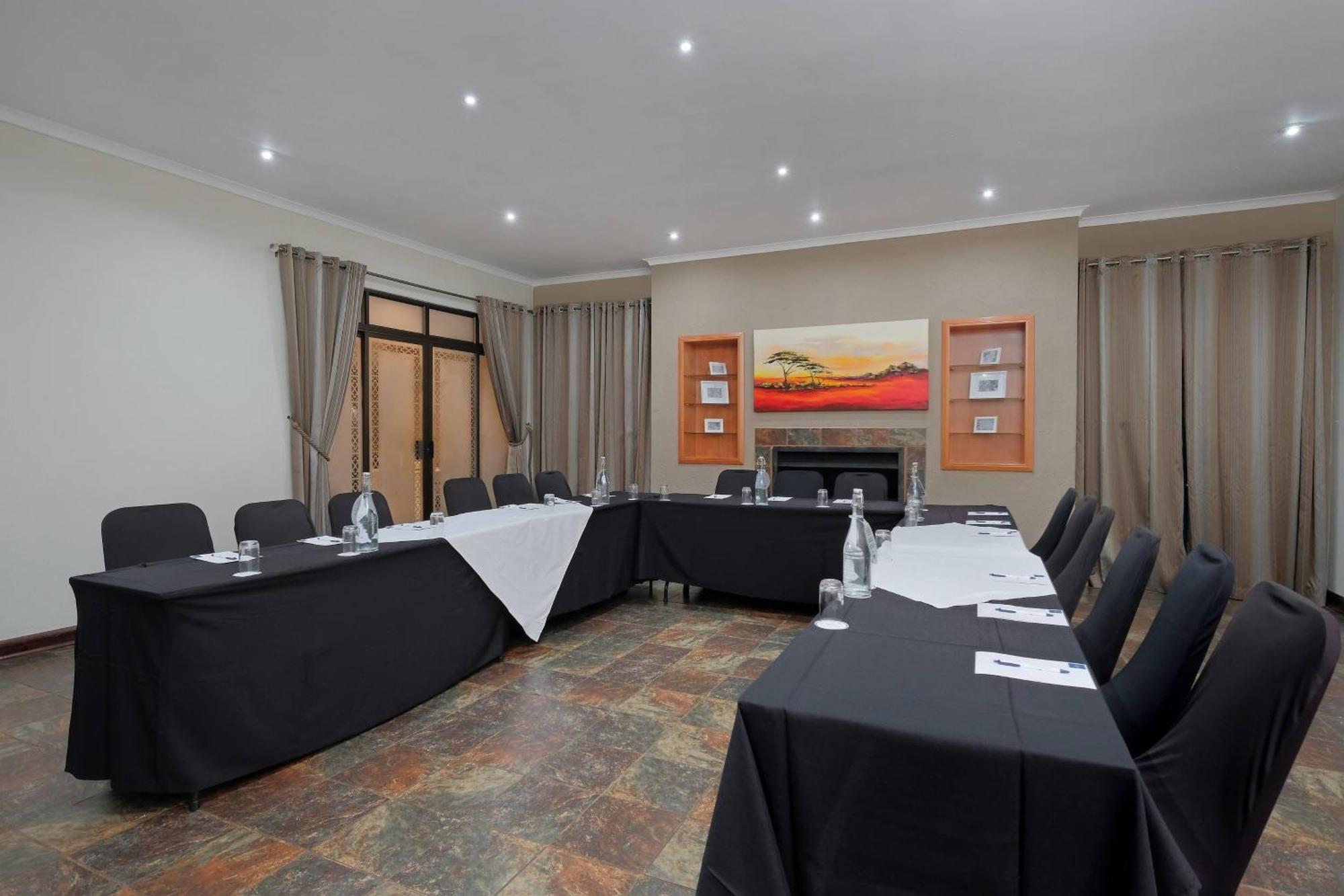 Protea Hotel By Marriott Polokwane Landmark Eksteriør bilde